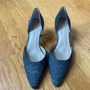 Ann Taylor Glitter D’orsay kitten heel pump with a 2 1/4” heel. New never worn